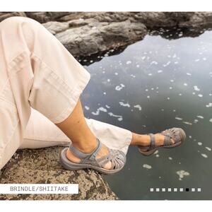 Keen Brindle & Shitake Rose Hiking Sandals Lightweight Waterproof Size 8.5 NWT